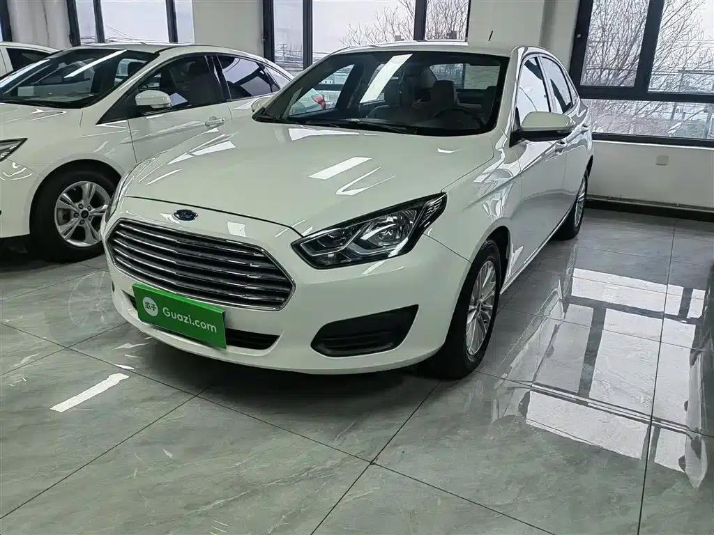 2017 Ford Focus Facelift 1.5L Automatic Comfort Model — миниатюра 1