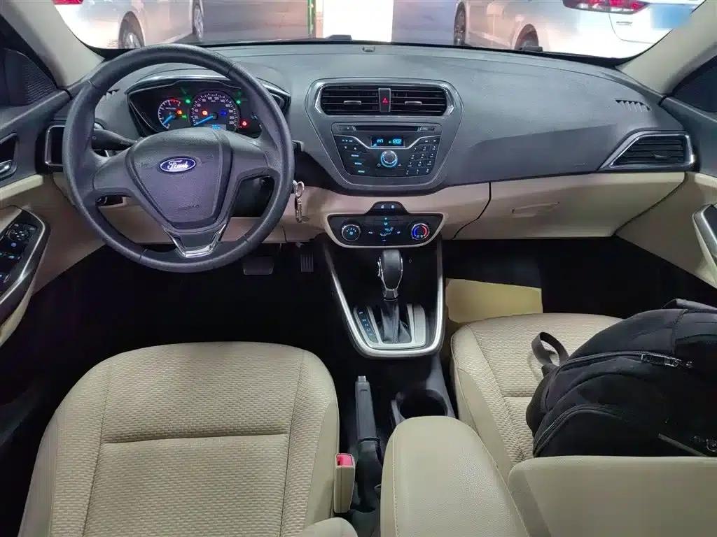 2017 Ford Focus Facelift 1.5L Automatic Comfort Model — миниатюра 12