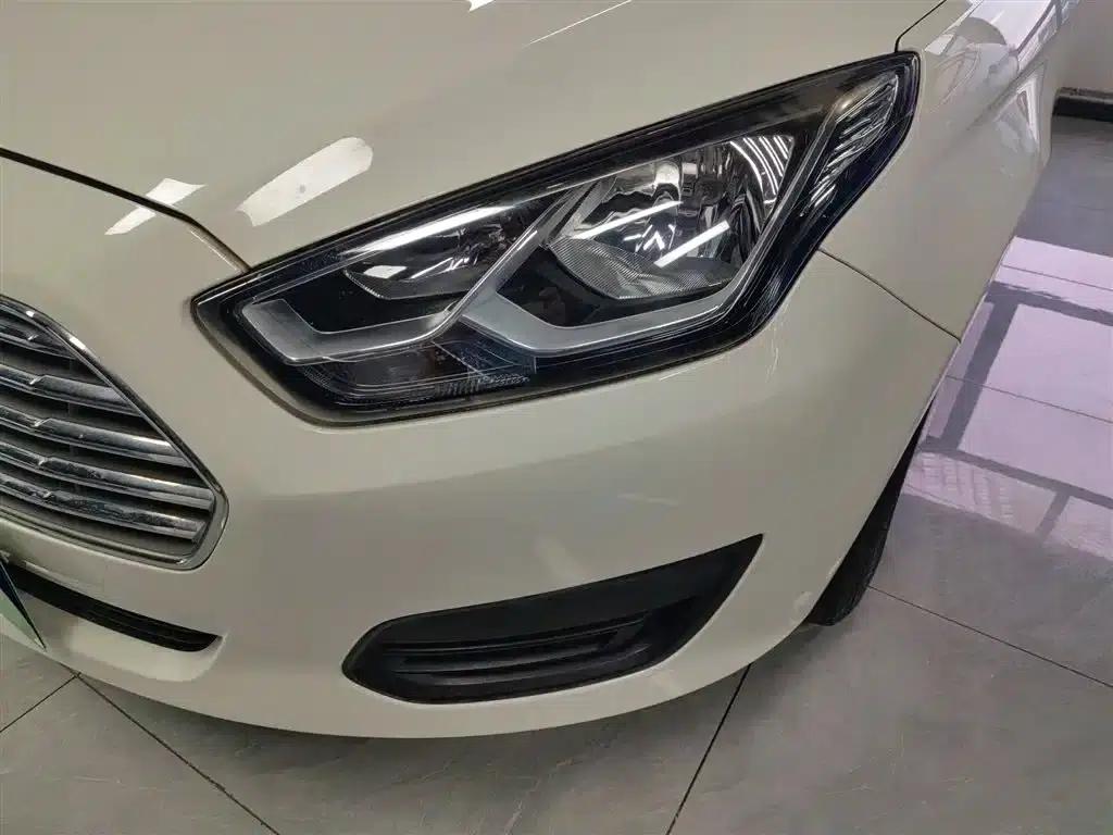 2017 Ford Focus Facelift 1.5L Automatic Comfort Model — миниатюра 15