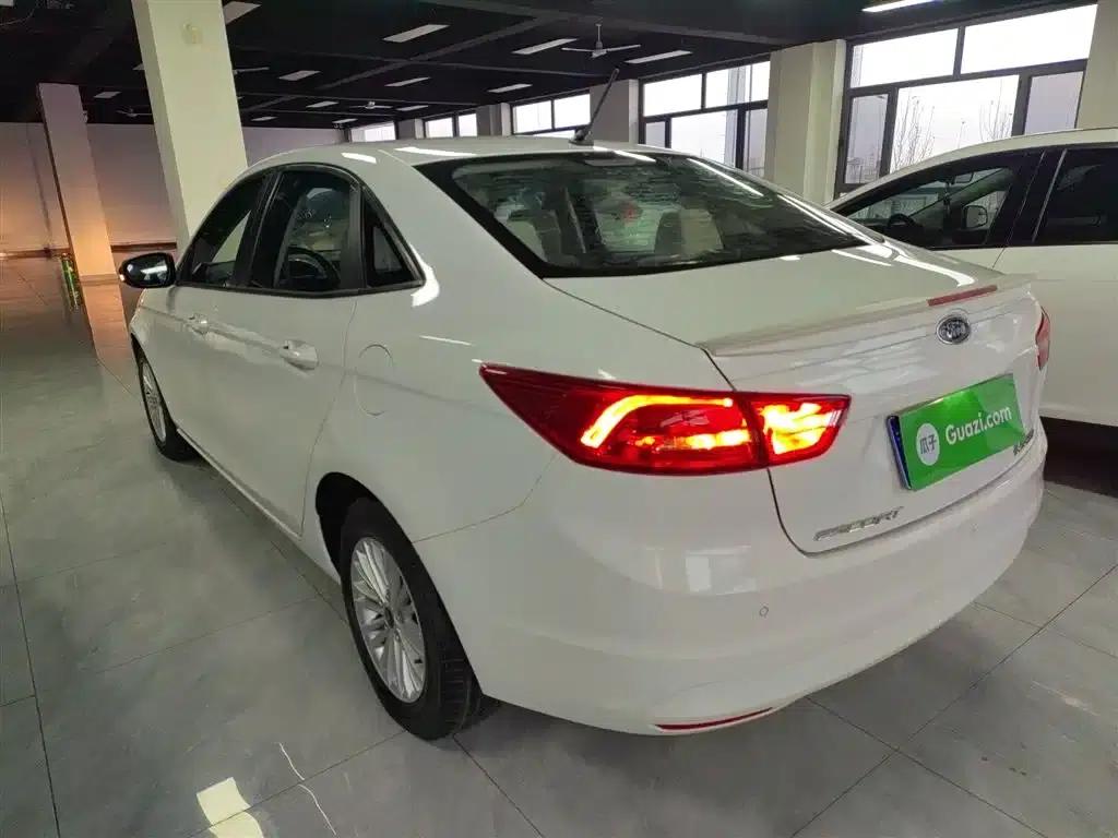 2017 Ford Focus Facelift 1.5L Automatic Comfort Model — миниатюра 21