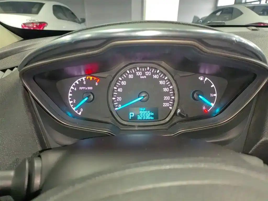 2017 Ford Focus Facelift 1.5L Automatic Comfort Model — миниатюра 4