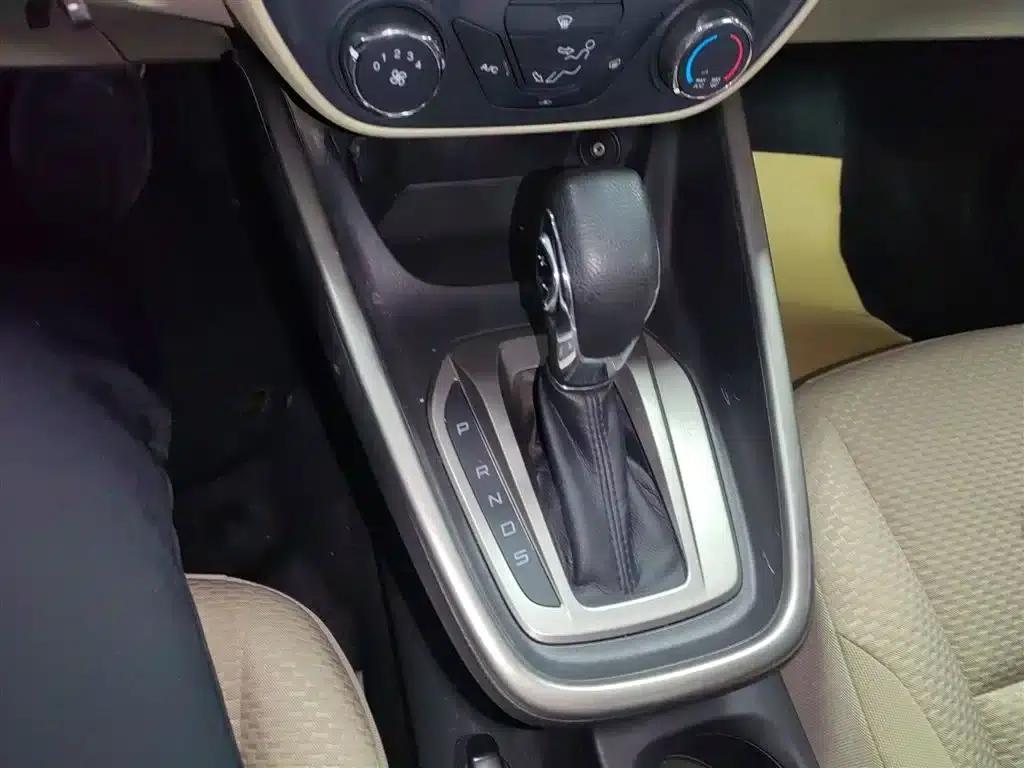 2017 Ford Focus Facelift 1.5L Automatic Comfort Model — миниатюра 6