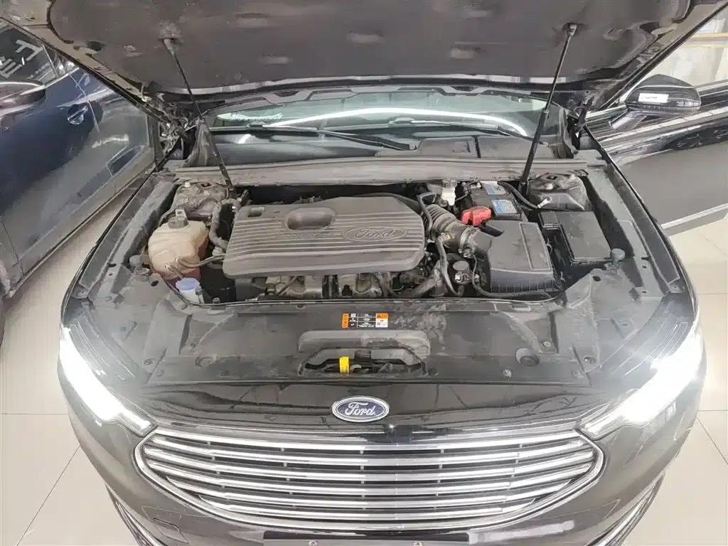 2019 Taurus EcoBoost 245 Premium Edition — миниатюра 20
