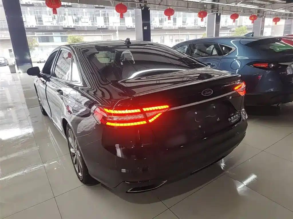 2019 Taurus EcoBoost 245 Premium Edition — миниатюра 5