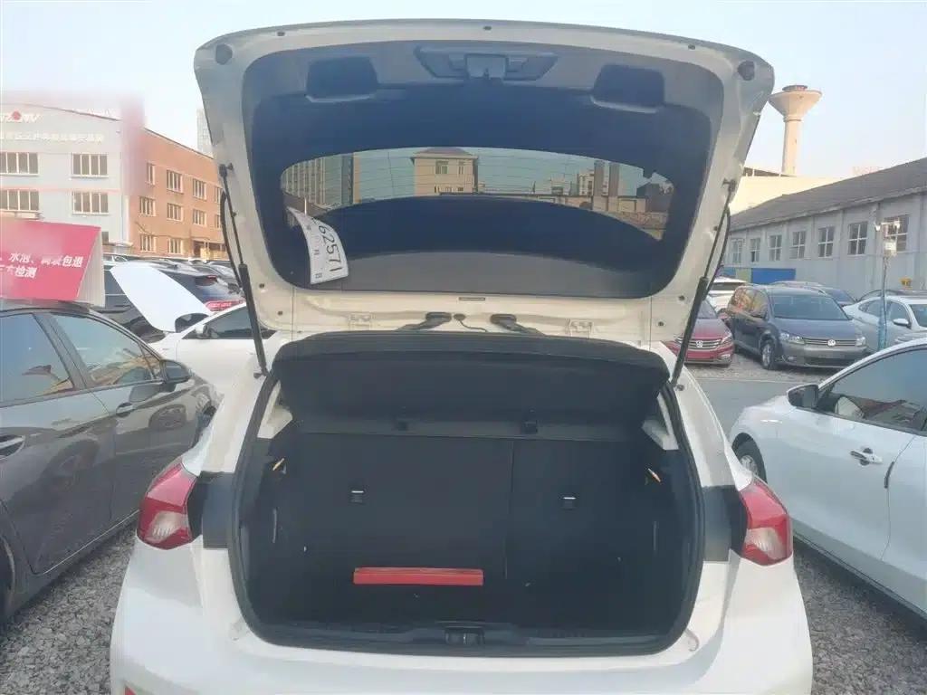 Ford Focus Active 2020 EcoBoost 180 Automatic Trend Edition — миниатюра 9