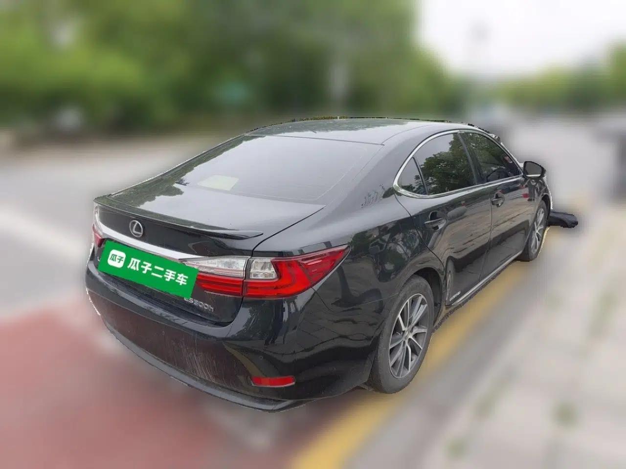 Lexus ES 2015 300h Comfort Edition — миниатюра 6