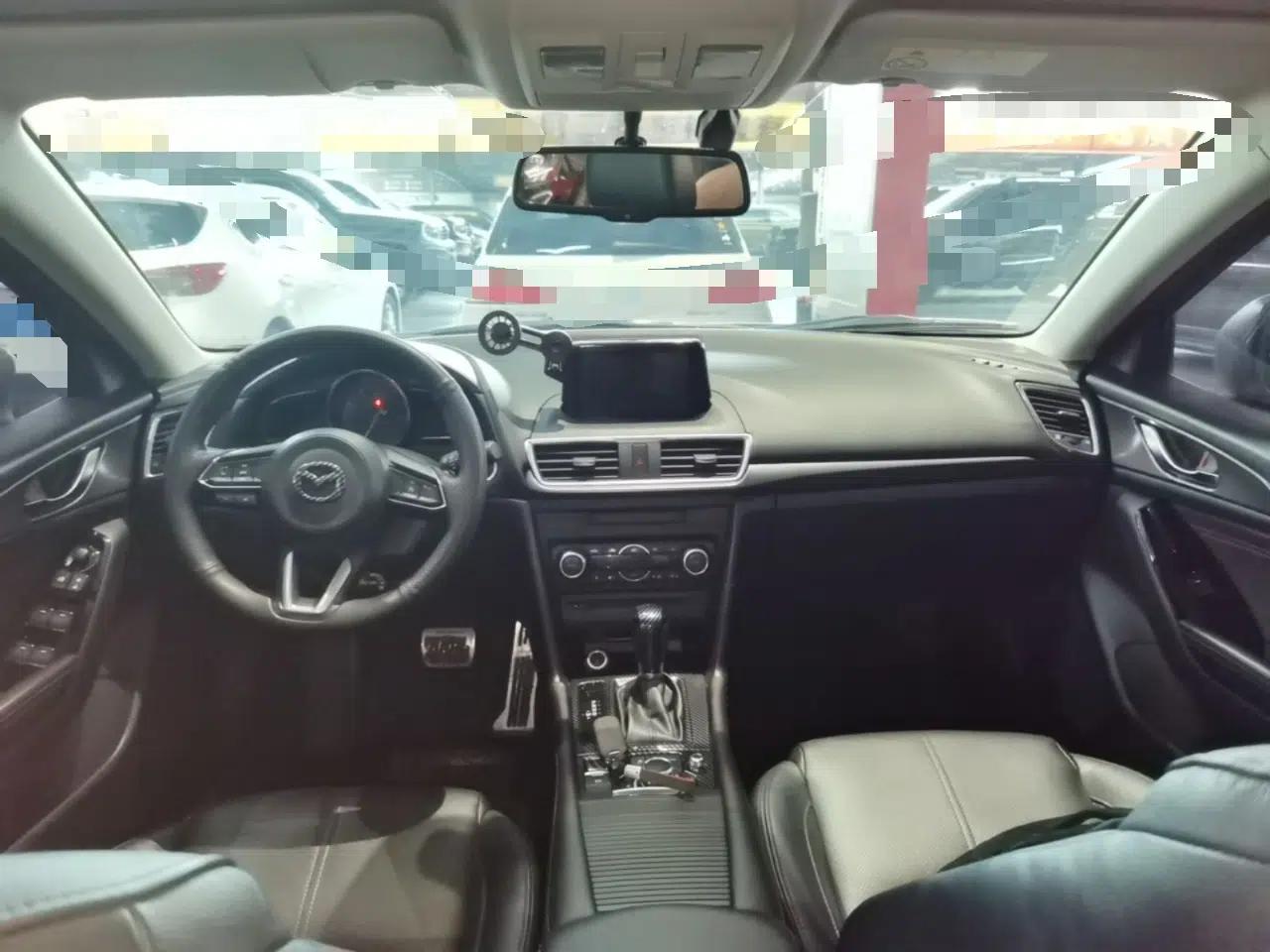 Mazda 3 Axela 2017 Hatchback 2.0L Automatic Sport Model China V Emission Standard — миниатюра 13
