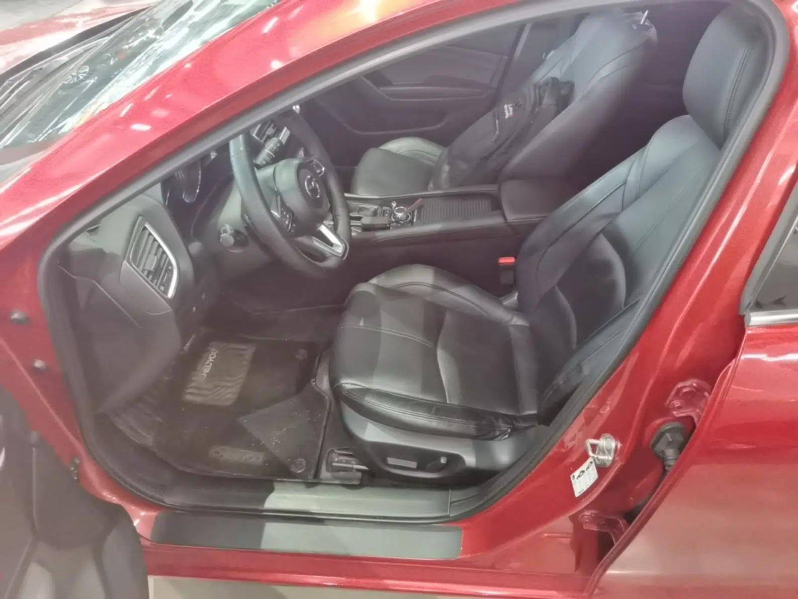 Mazda 3 Axela 2017 Hatchback 2.0L Automatic Sport Model China V Emission Standard — миниатюра 18