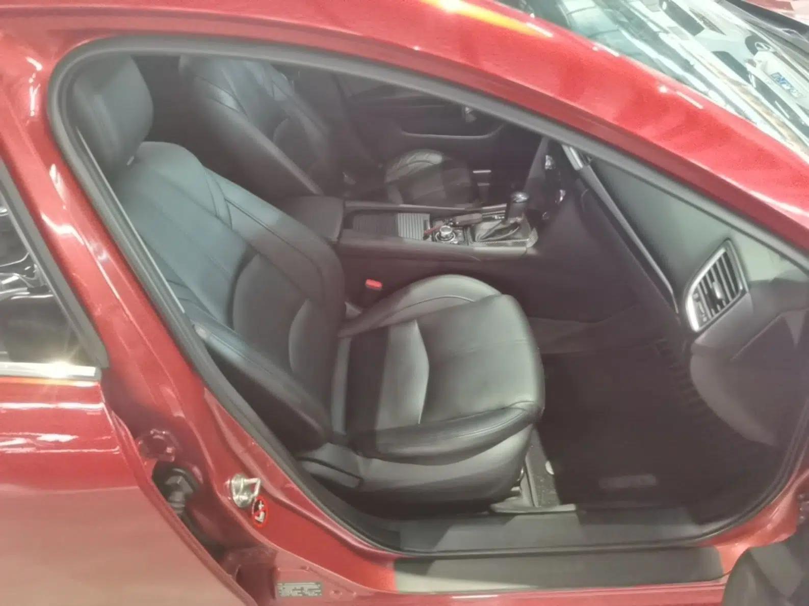 Mazda 3 Axela 2017 Hatchback 2.0L Automatic Sport Model China V Emission Standard — миниатюра 23