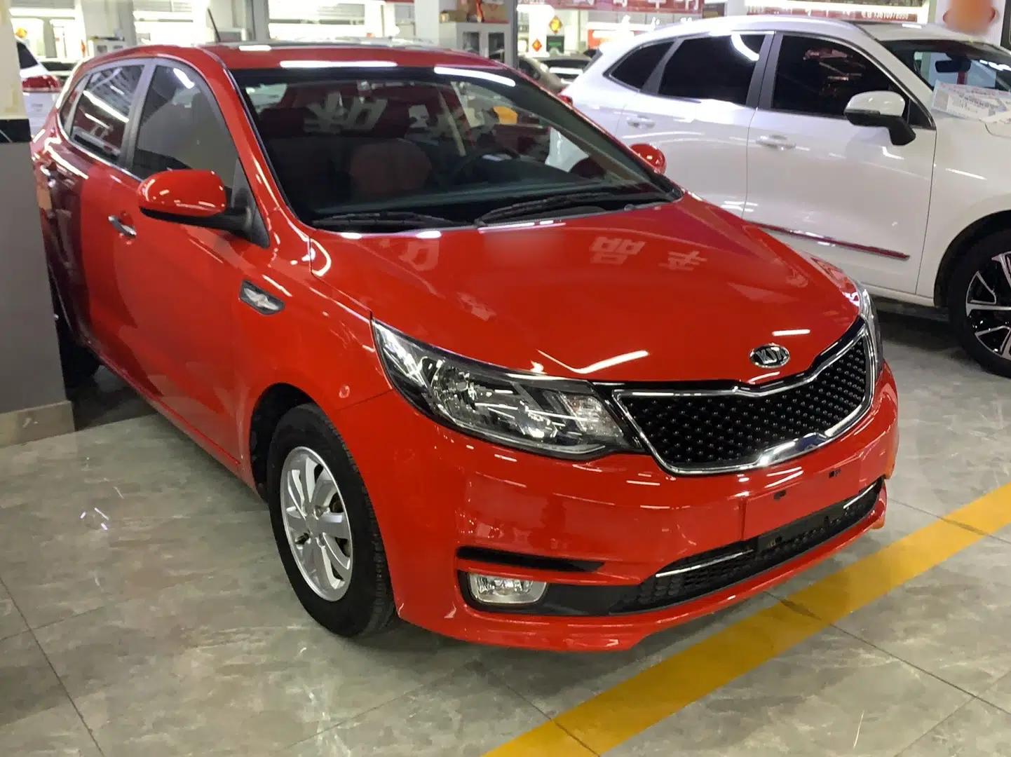 Kia K2 2015 Hatchback 1.4L AT GLS Cool Edition — миниатюра 3