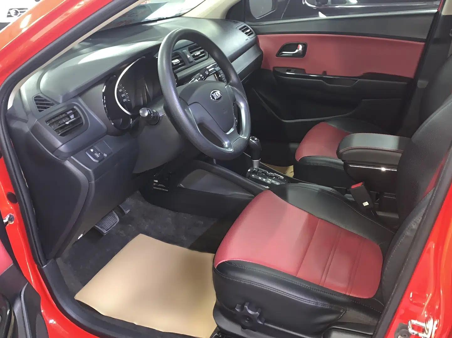 Kia K2 2015 Hatchback 1.4L AT GLS Cool Edition — миниатюра 7