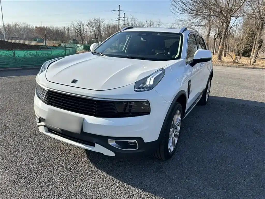 Lynk & Co 01 2017 2.0T 2WD Pro Edition — миниатюра 2