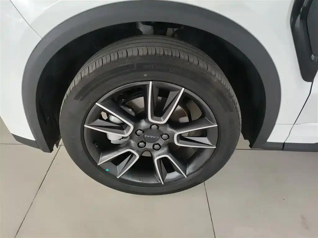 Lynk & Co 01 2025 2.0TD Two-Wheel Drive Refreshed Pro Edition — миниатюра 23