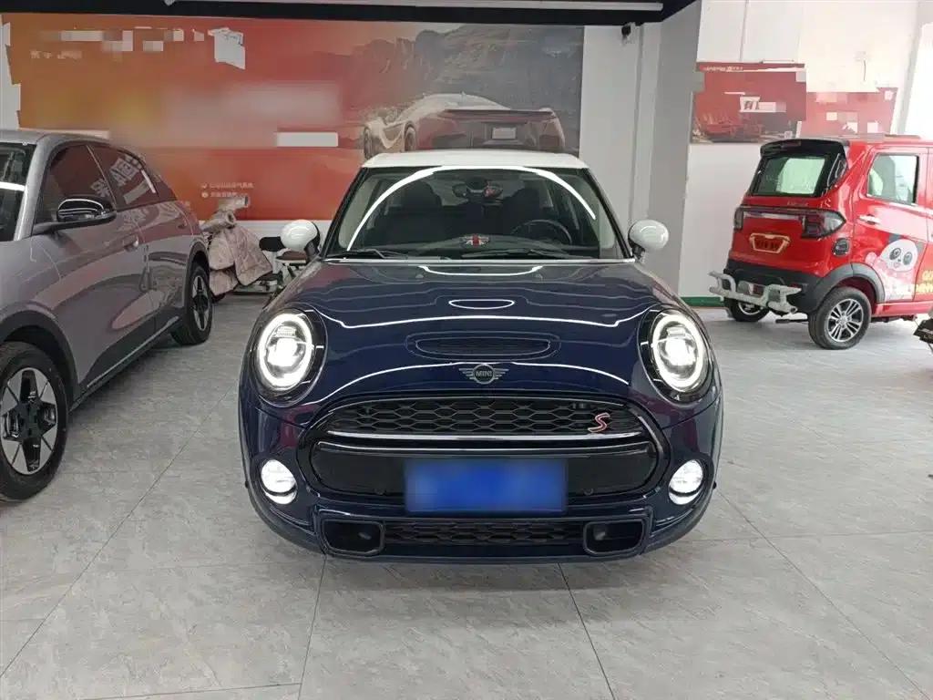 MINI 2019 2.0T COOPER S Artist 5-Door Edition — миниатюра 3