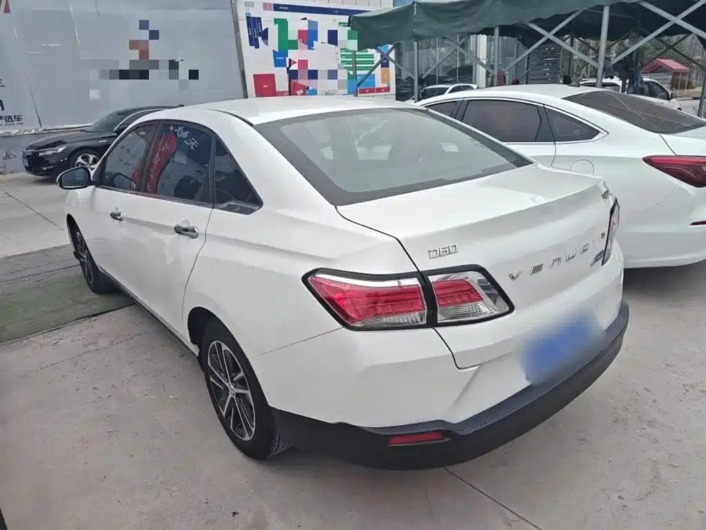 Venucia D60 2020 1.6L XL CVT Enjoy Edition — миниатюра 5