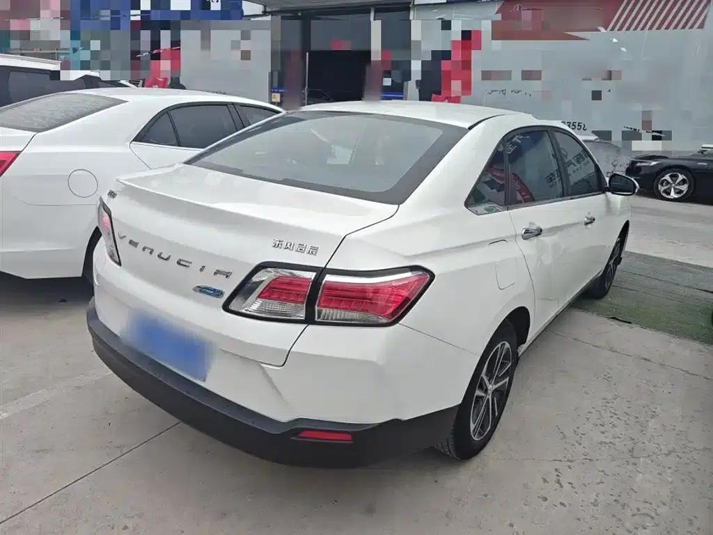 Venucia D60 2020 1.6L XL CVT Enjoy Edition — миниатюра 7