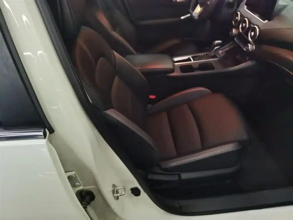 Nissan Sylphy 2021 1.6L XL CVT Enjoy Edition — миниатюра 25