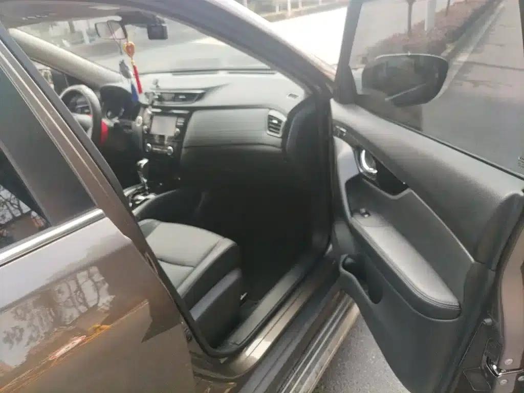 Nissan X-Trail 2019 2.0L CVT Comfort Edition 2WD — миниатюра 20