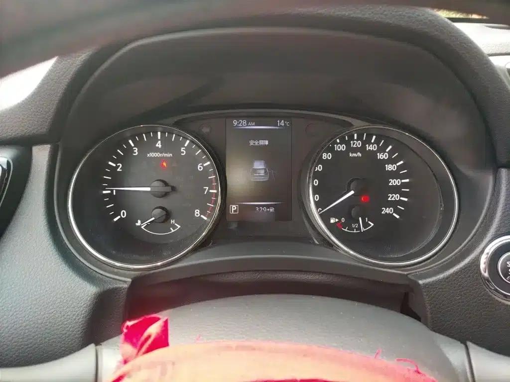 Nissan X-Trail 2019 2.0L CVT Comfort Edition 2WD — миниатюра 4