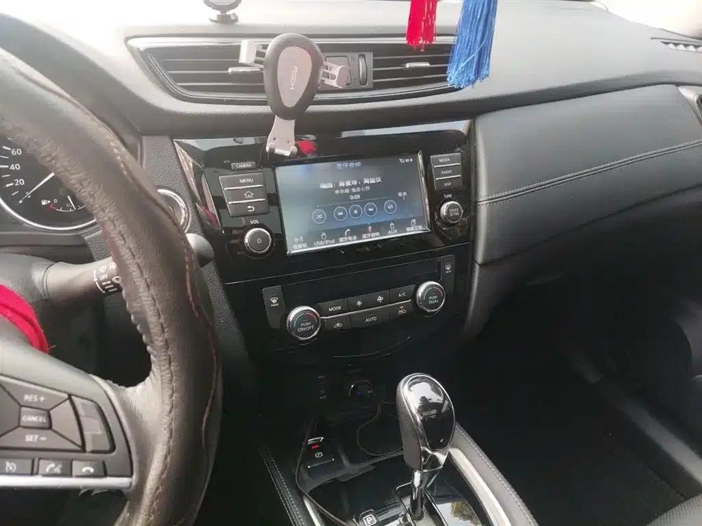 Nissan X-Trail 2019 2.0L CVT Comfort Edition 2WD — миниатюра 6