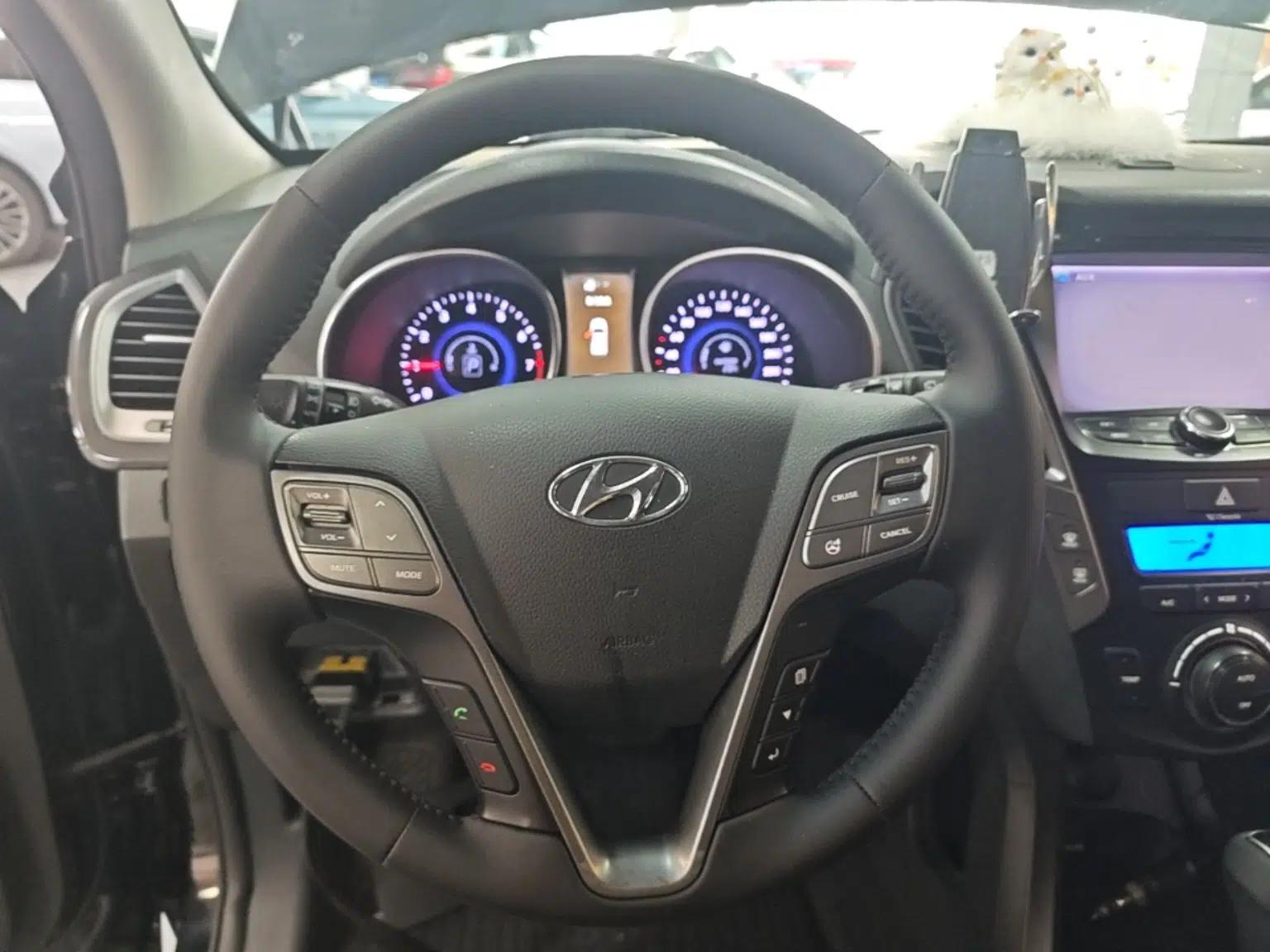 Hyundai Santa Fe 2013 2.4L Automatic Two-Wheel Drive Smart Version — миниатюра 14