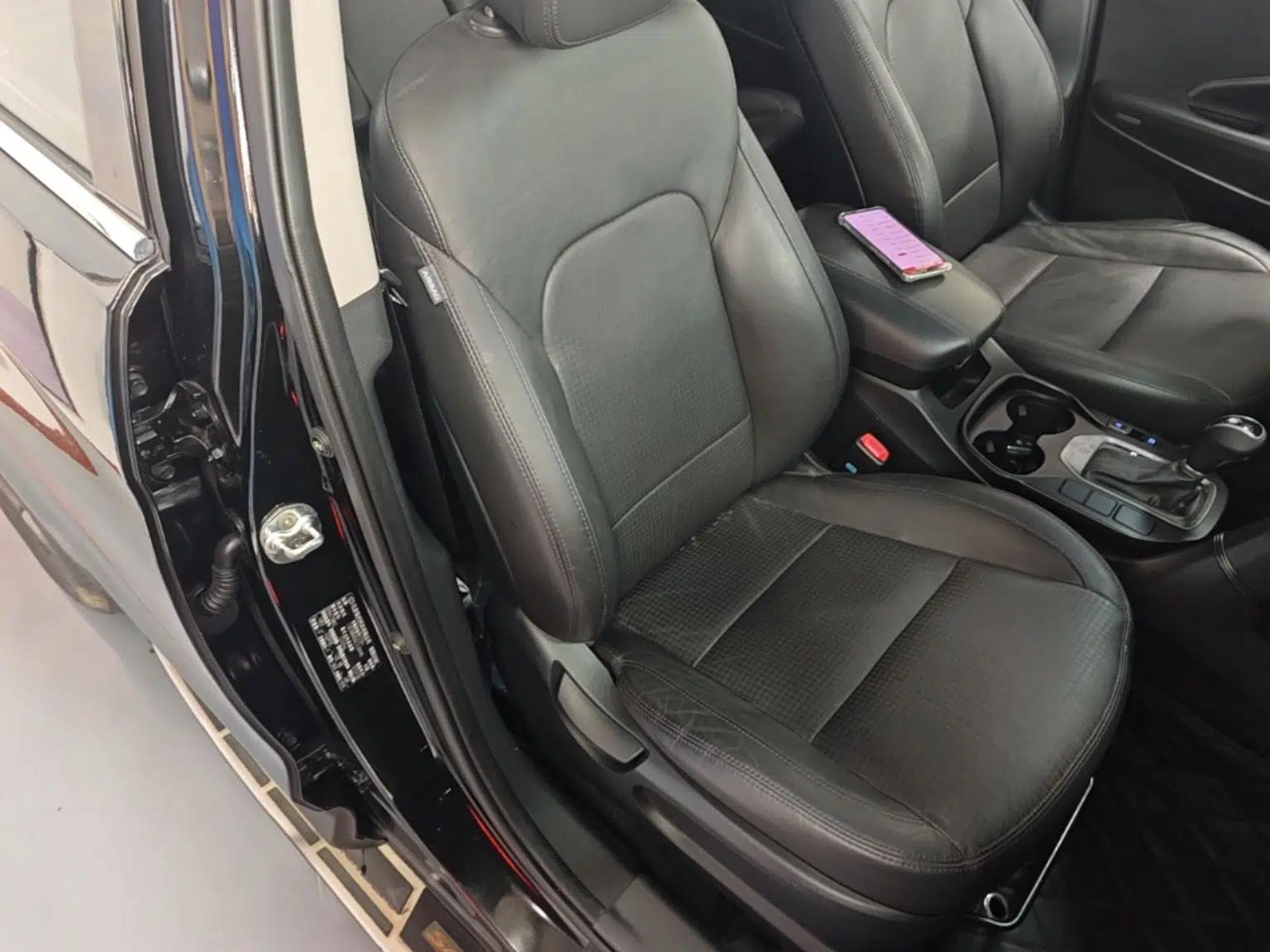 Hyundai Santa Fe 2013 2.4L Automatic Two-Wheel Drive Smart Version — миниатюра 23