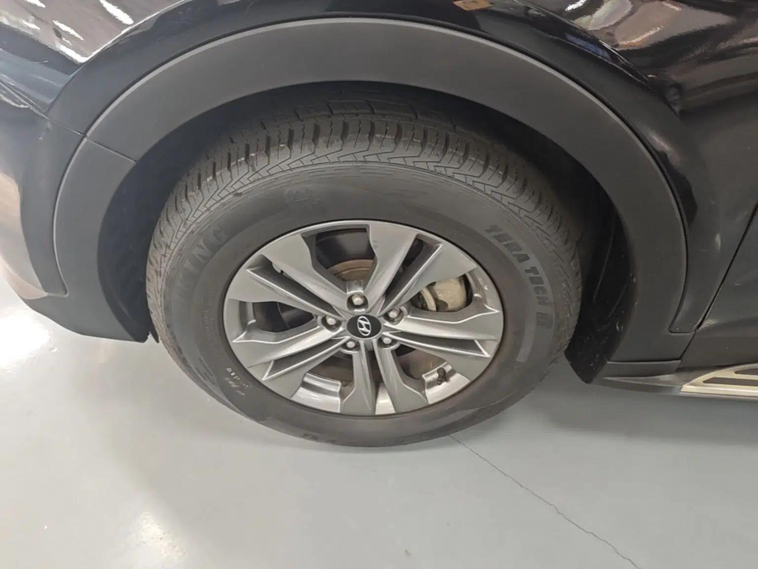 Hyundai Santa Fe 2013 2.4L Automatic Two-Wheel Drive Smart Version — миниатюра 8