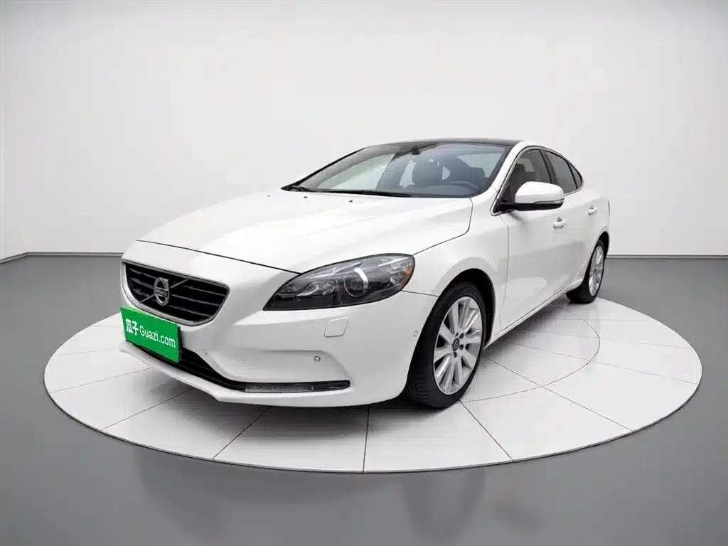 2015 Volvo V40 1.6T Smart Edition — миниатюра 2