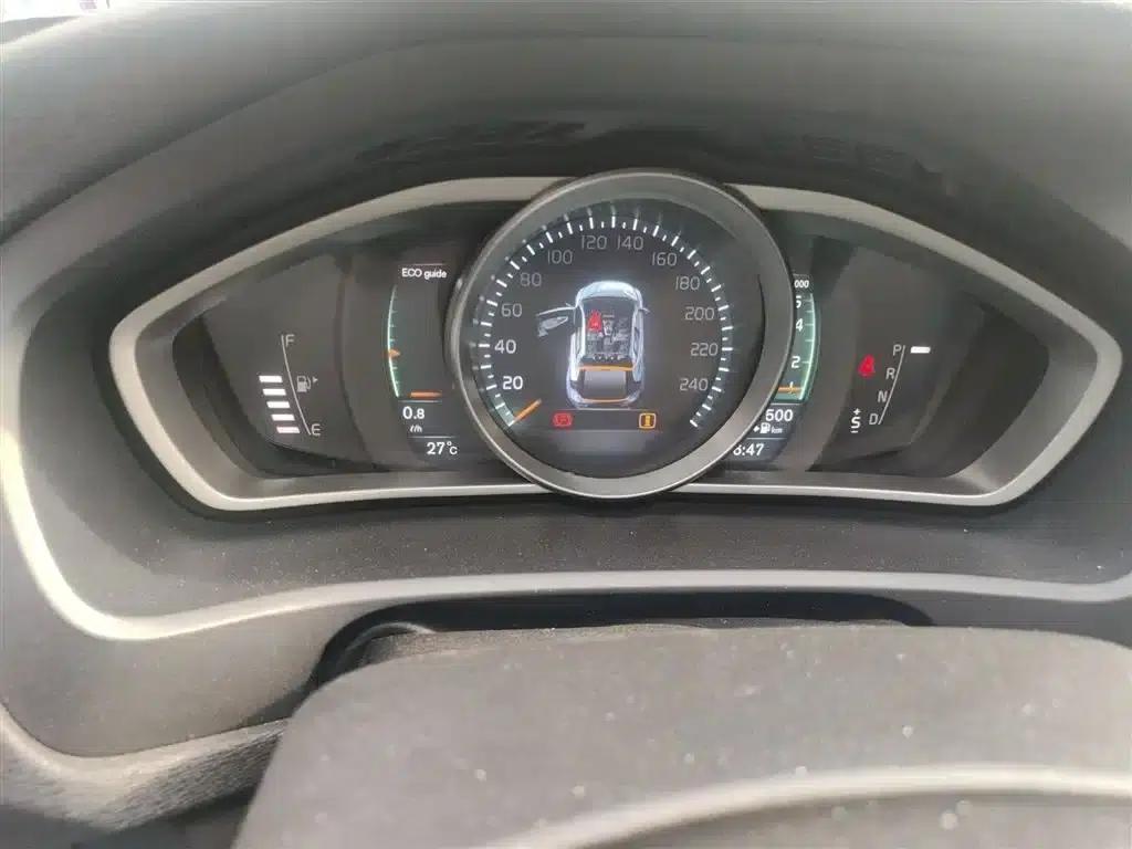 2015 Volvo V40 1.6T Smart Edition — миниатюра 4