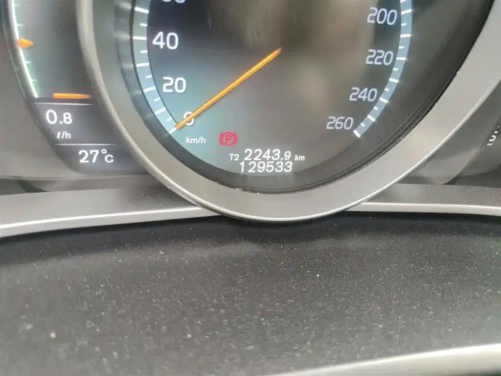 2015 Volvo V40 1.6T Smart Edition — миниатюра 5