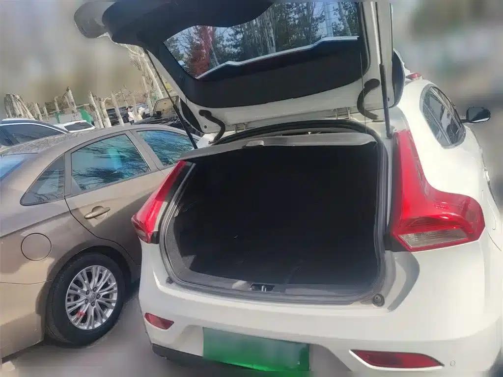 2015 Volvo V40 1.6T Smart Edition — миниатюра 10