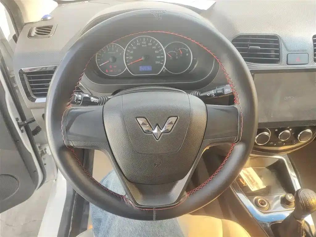 Wuling Hongguang 2014 1.5L S Standard Edition — миниатюра 11