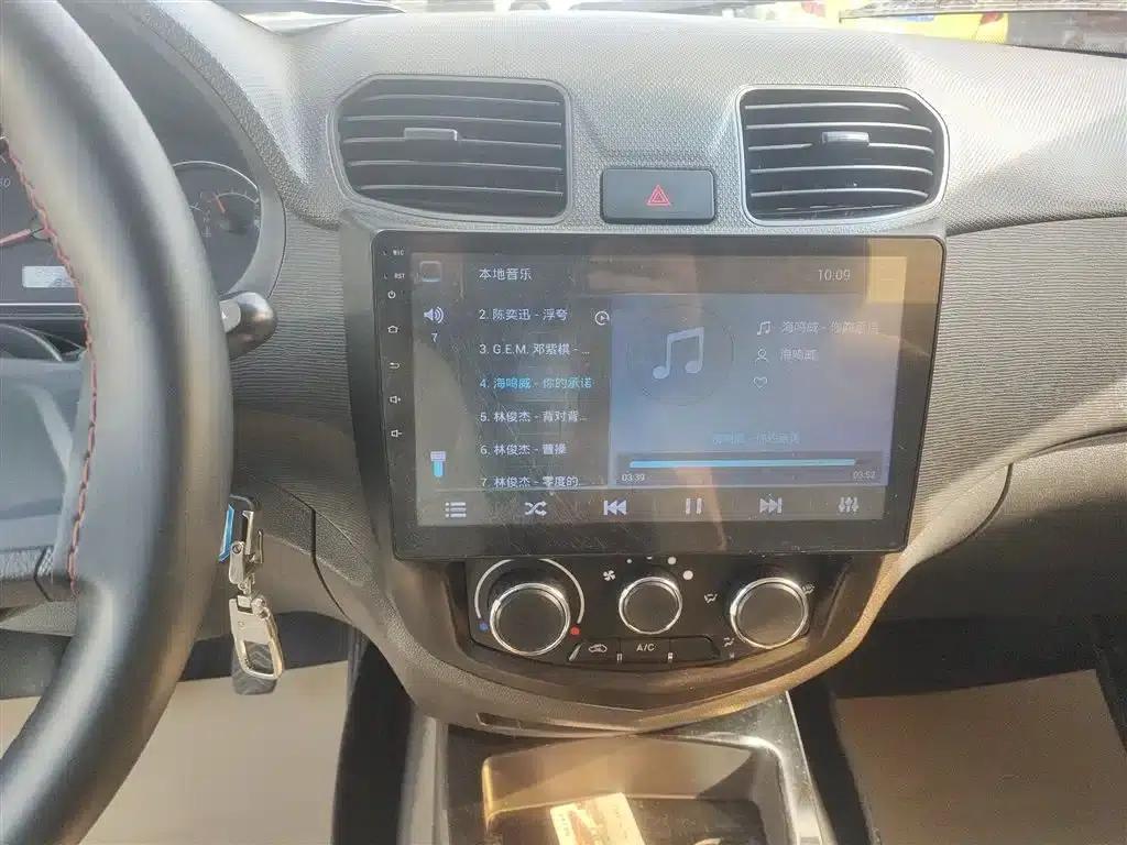 Wuling Hongguang 2014 1.5L S Standard Edition — миниатюра 13