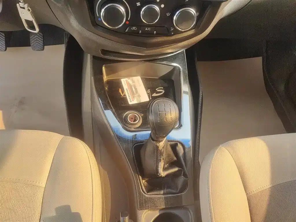 Wuling Hongguang 2014 1.5L S Standard Edition — миниатюра 14