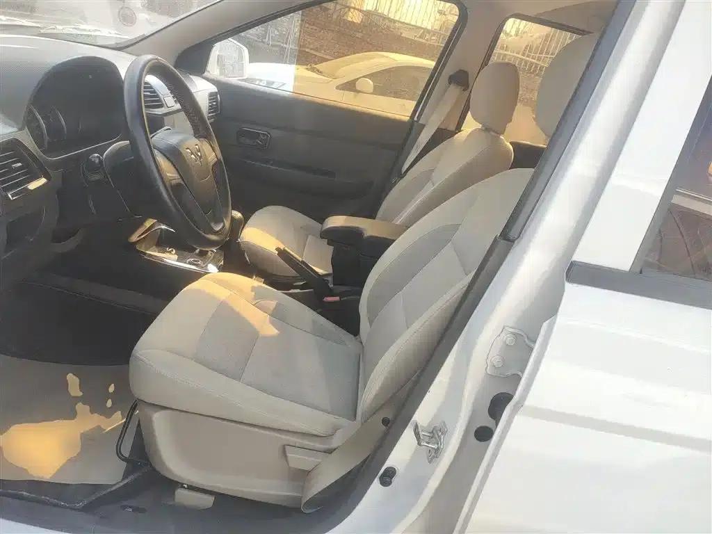 Wuling Hongguang 2014 1.5L S Standard Edition — миниатюра 15