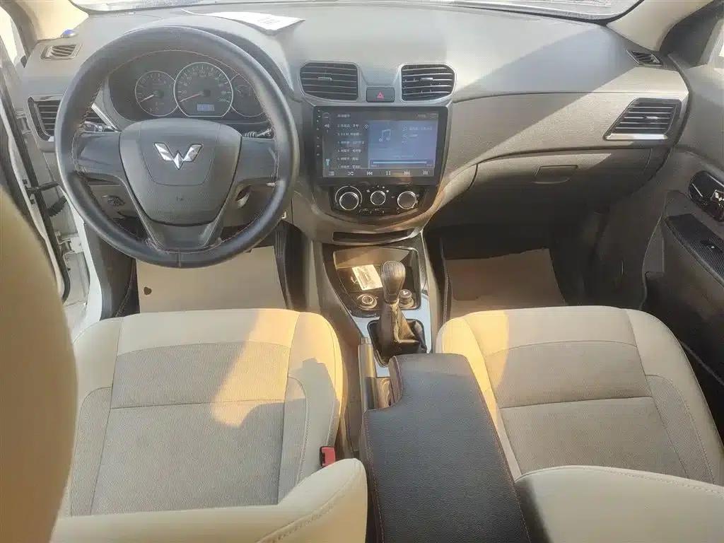 Wuling Hongguang 2014 1.5L S Standard Edition — миниатюра 10