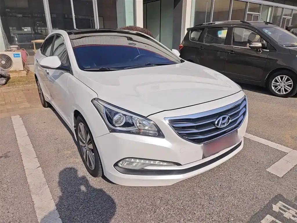 2014 Mistra 1.8L Automatic Premium DLX — миниатюра 3