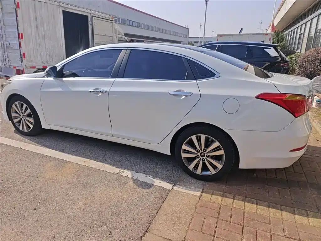 2014 Mistra 1.8L Automatic Premium DLX — миниатюра 4