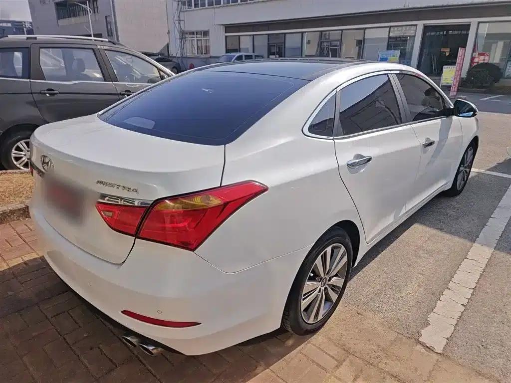 2014 Mistra 1.8L Automatic Premium DLX — миниатюра 6