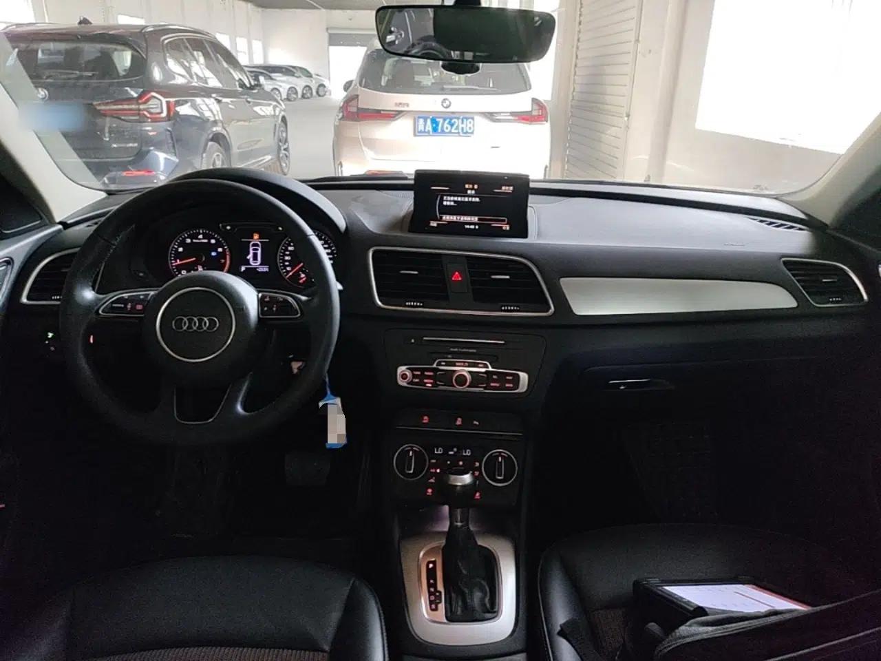 Audi Q3 2018 30th Anniversary Edition 35 TFSI Fashion Model — миниатюра 13