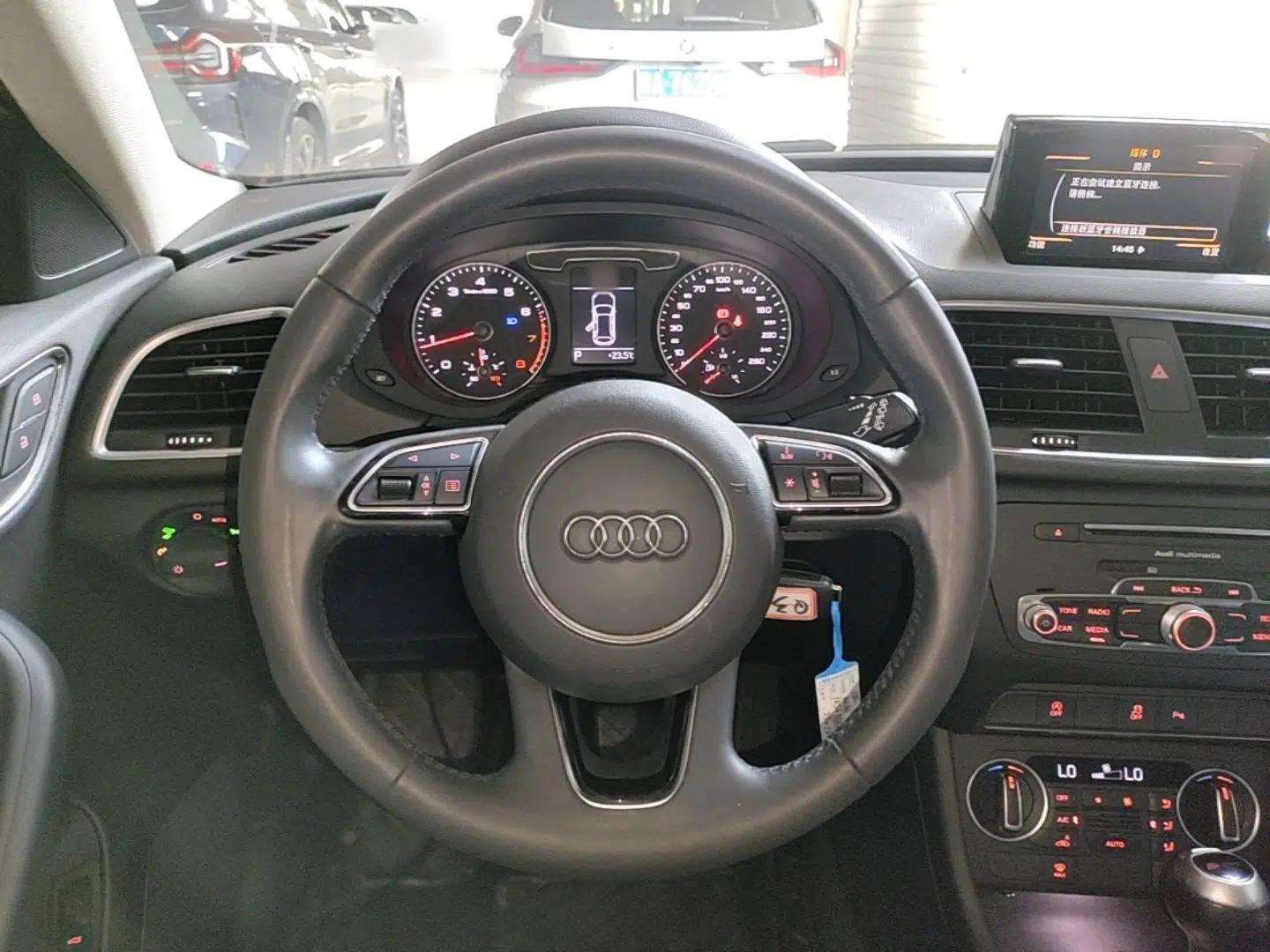 Audi Q3 2018 30th Anniversary Edition 35 TFSI Fashion Model — миниатюра 14