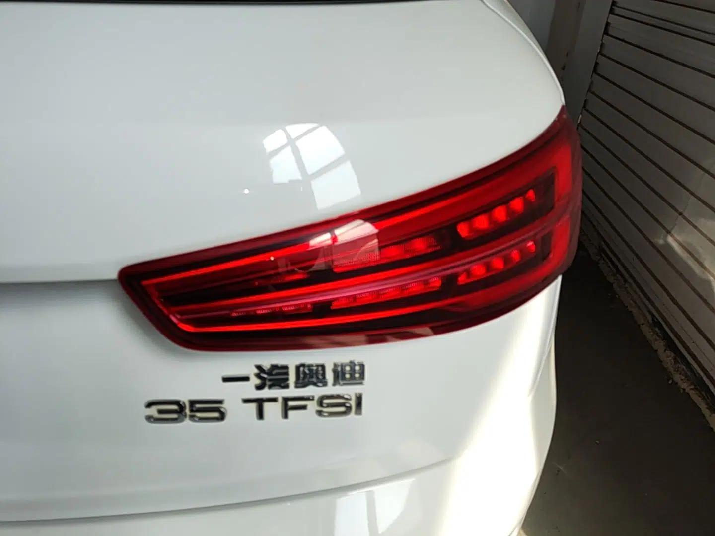Audi Q3 2018 30th Anniversary Edition 35 TFSI Fashion Model — миниатюра 7