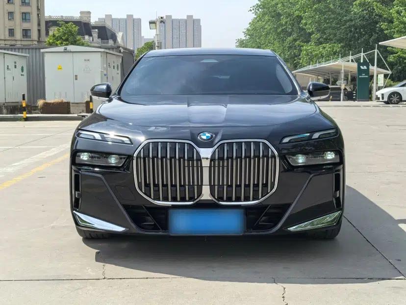 BMW 7 Series 2023 735Li M Sport Package — миниатюра 2