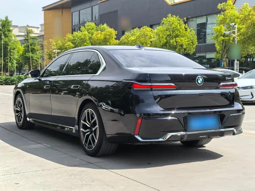 BMW 7 Series 2023 735Li M Sport Package — миниатюра 4