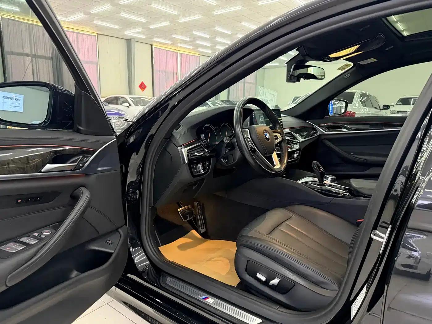 2018 BMW 5 Series 525Li M Sport Package — миниатюра 4