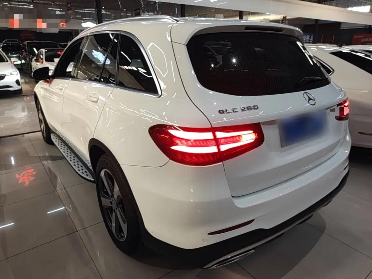 Mercedes-Benz GLC 2017 GLC 260 4MATIC Luxury Model — миниатюра 4