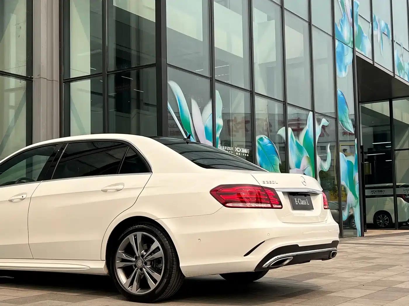 2015 Mercedes-Benz E-Class Facelift E 260 L Sport — миниатюра 12