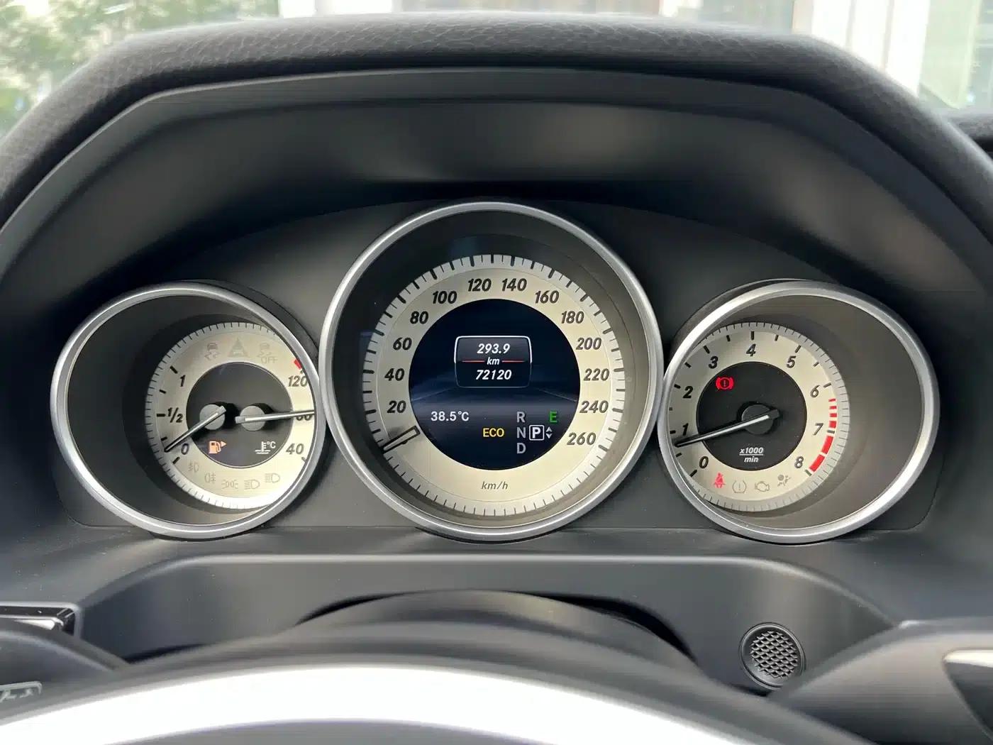 2015 Mercedes-Benz E-Class Facelift E 260 L Sport — миниатюра 25