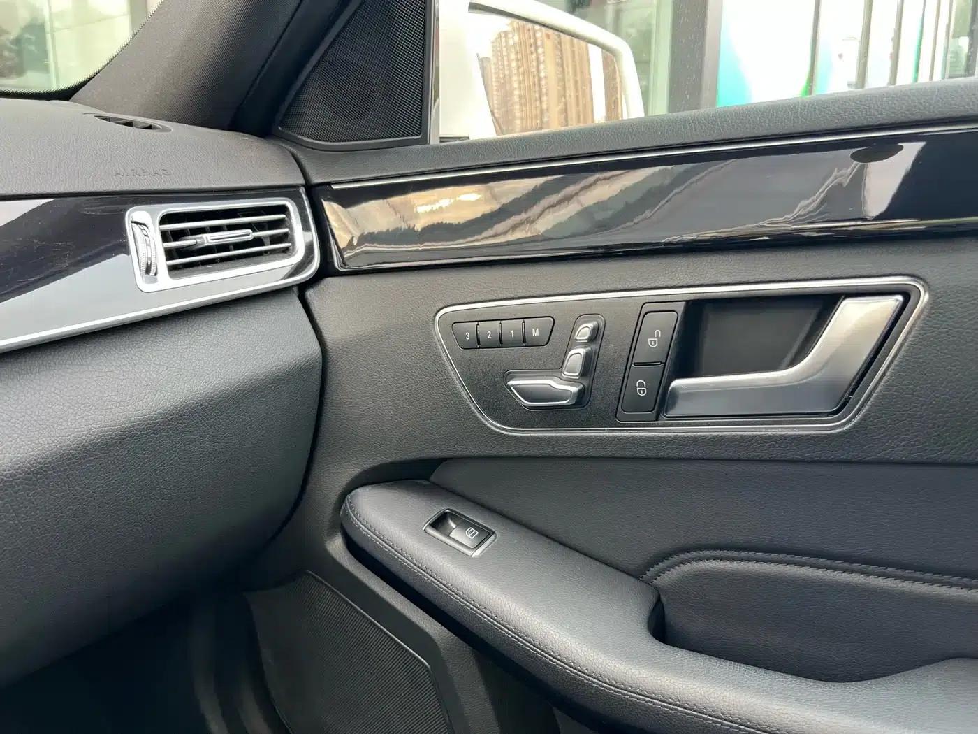 2015 Mercedes-Benz E-Class Facelift E 260 L Sport — миниатюра 32