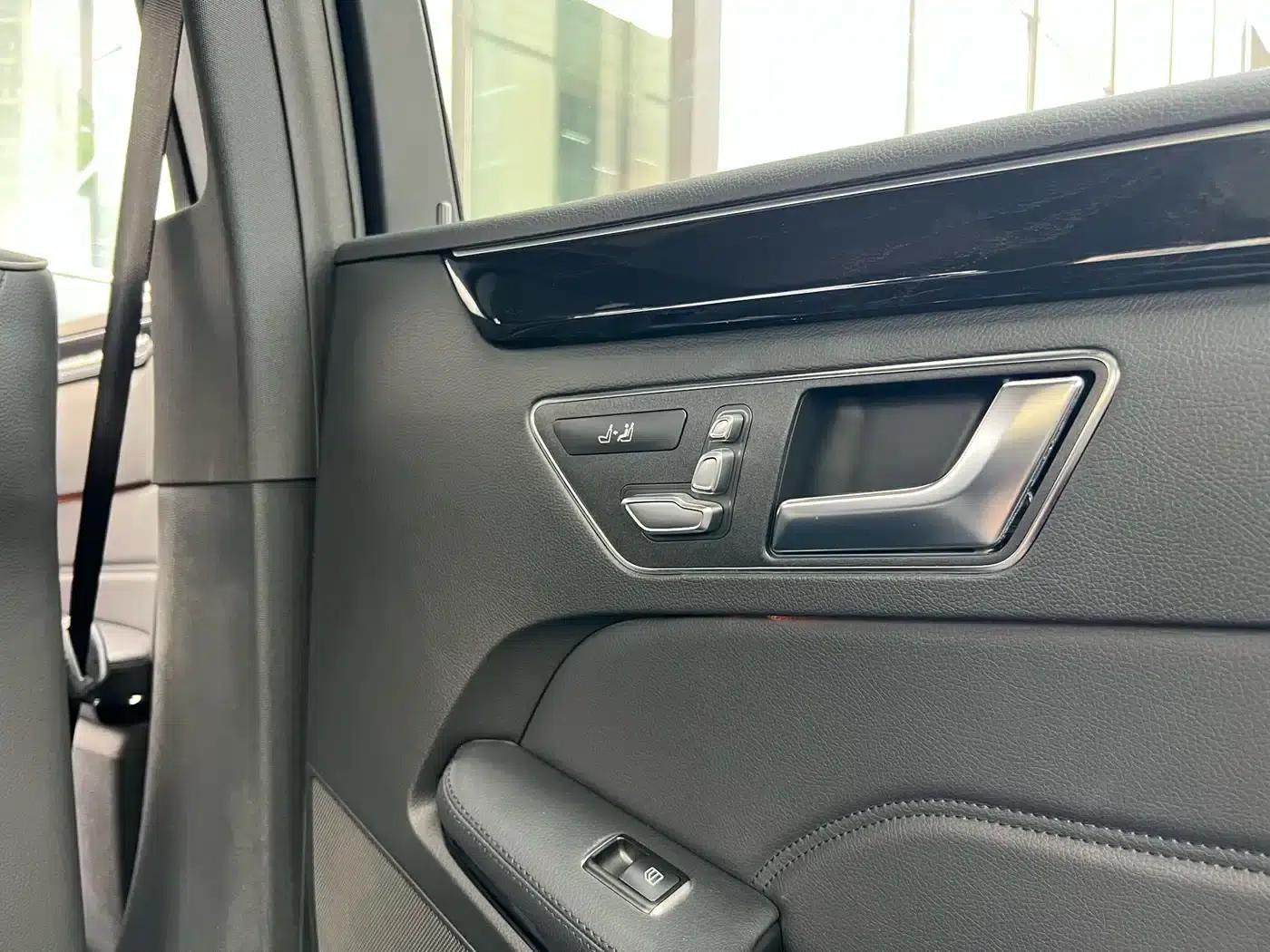 2015 Mercedes-Benz E-Class Facelift E 260 L Sport — миниатюра 39